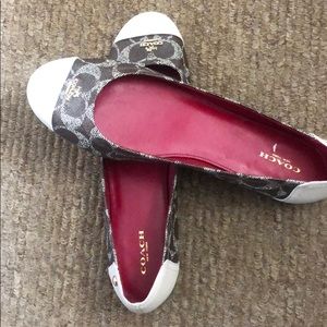 Coach flats, like new! Worn once! 9.5